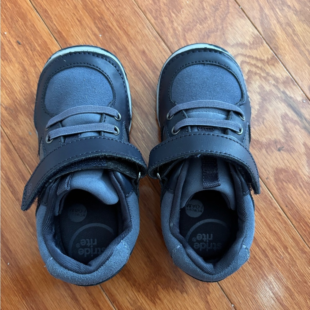 Stride Rite Wes sneaker